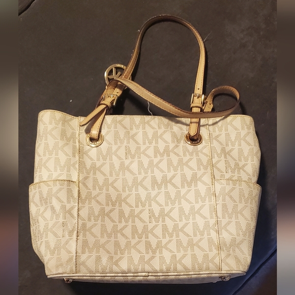 Michael Kors tote - Picture 2 of 8